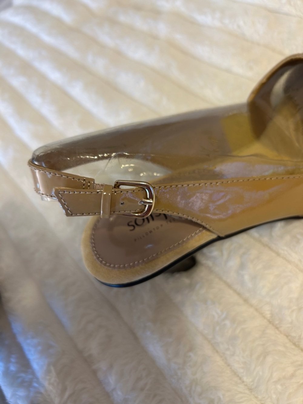 Softspots Neima Beige Patent Slingback Peep-Toe Heels NWT - Picture 7 of 14